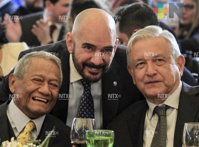 Asegura AMLO que se respetarán los derechos de los compositores