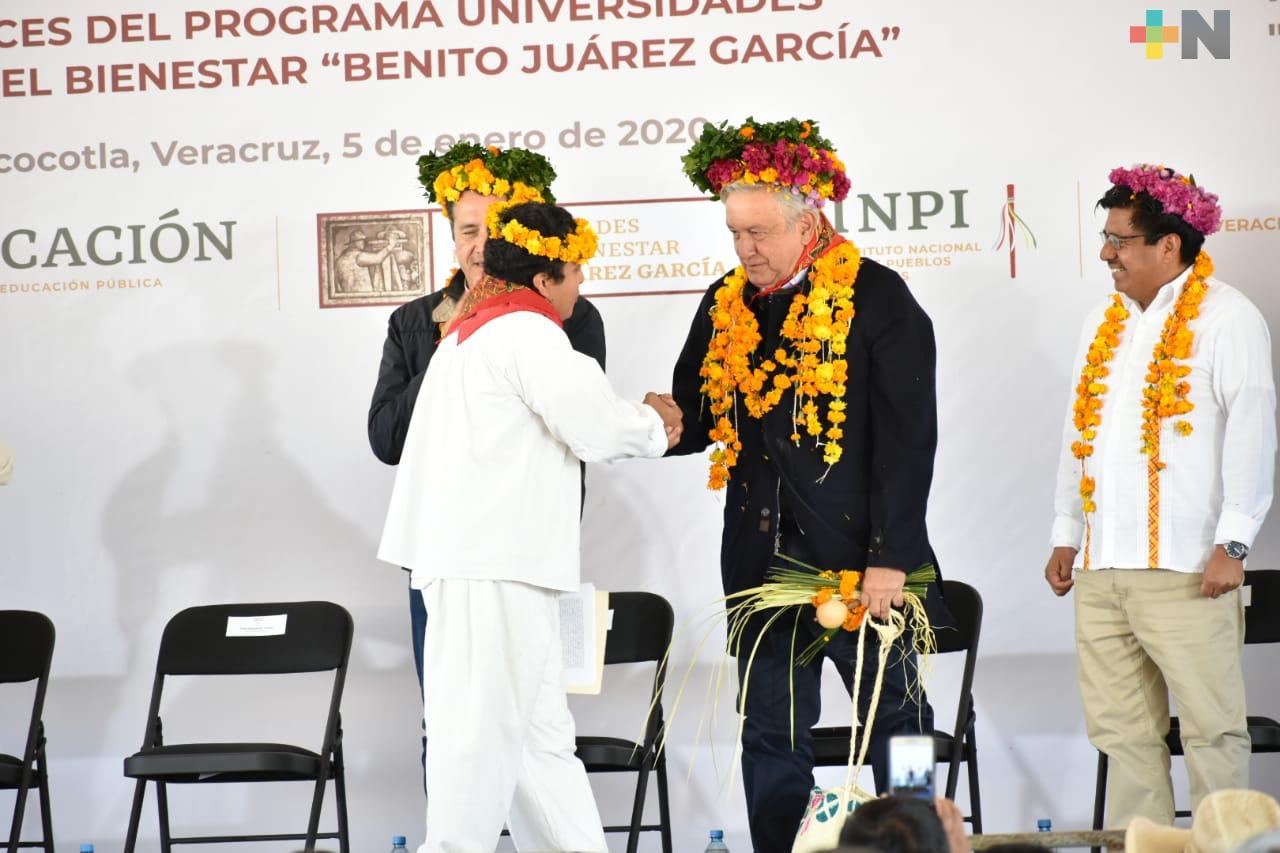 AMLO se reúne con representantes pueblos indígenas en Huayacocotla