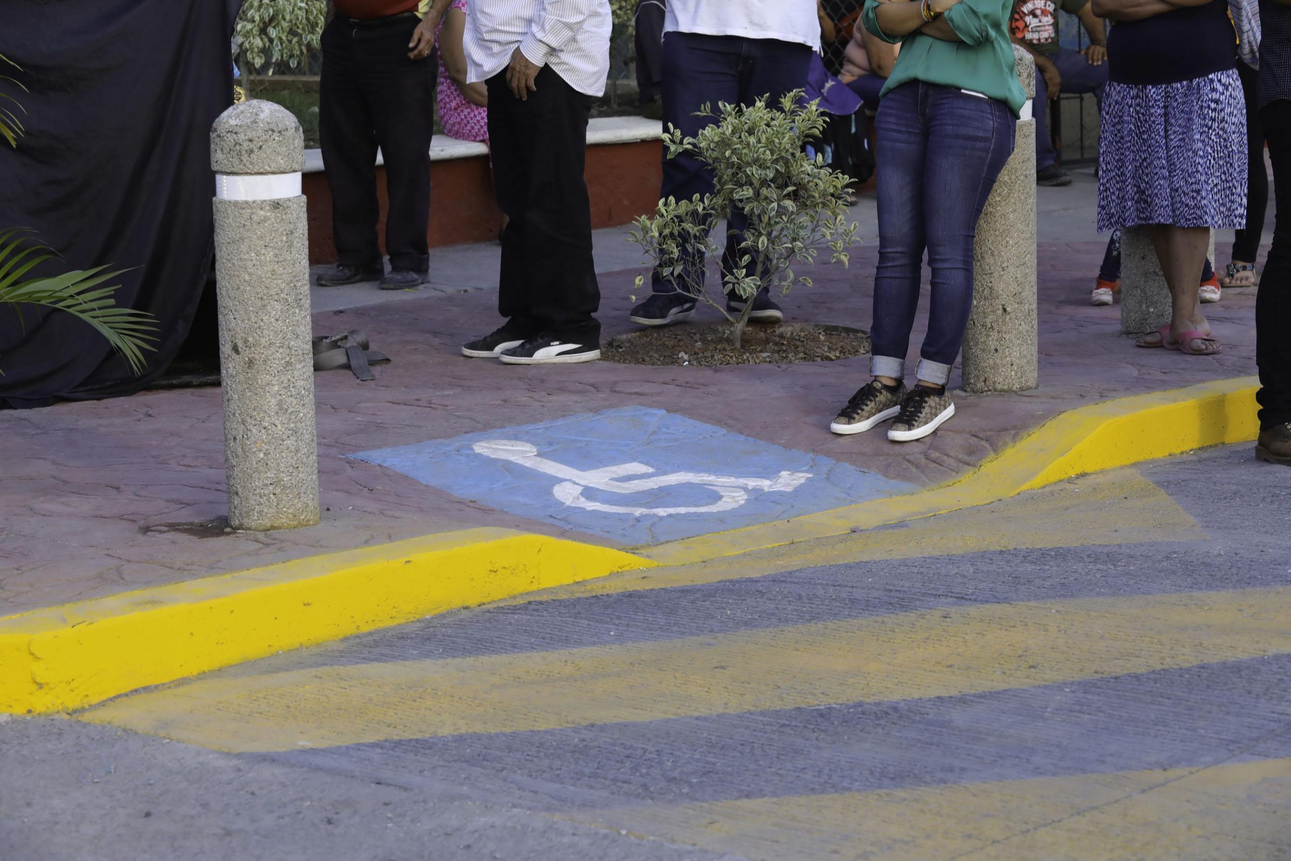 Ayuntamiento de Tuxpan trabaja en implementar accesos adecuados para personas con discapacidad