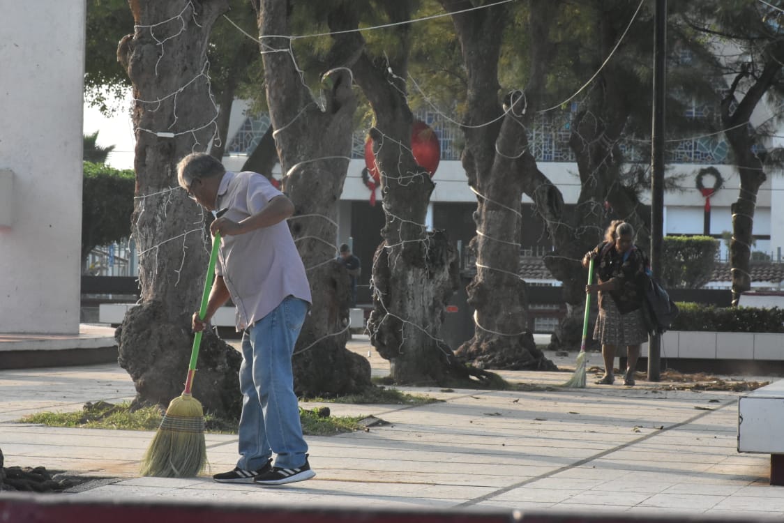 Después de fiestas de Año Nuevo, Limpia Pública de Coatzacoalcos hizo limpieza de calles