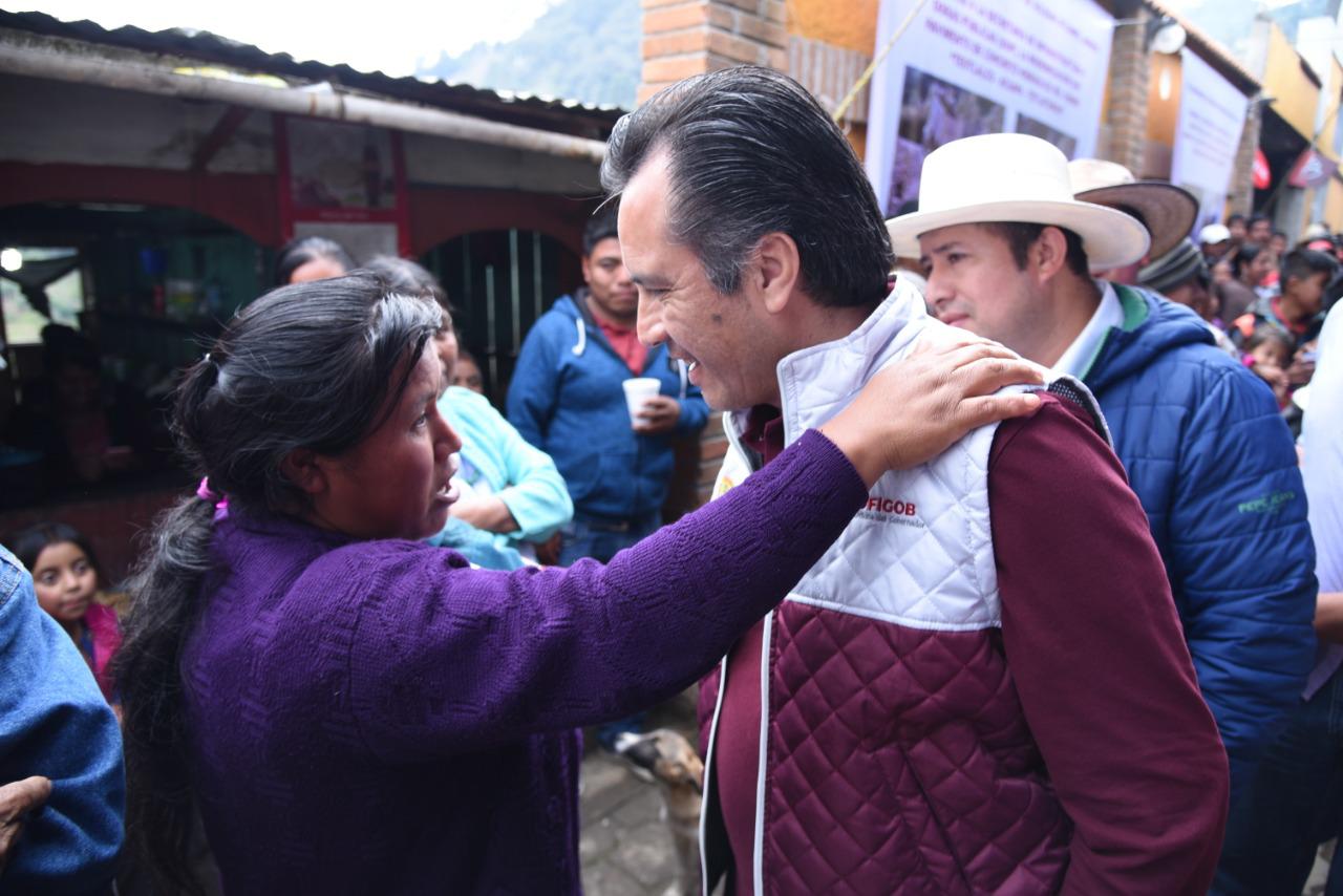Visitó Soledad Atzompa el gobernador Cuitláhuac García; llegó a acuerdo con pobladores