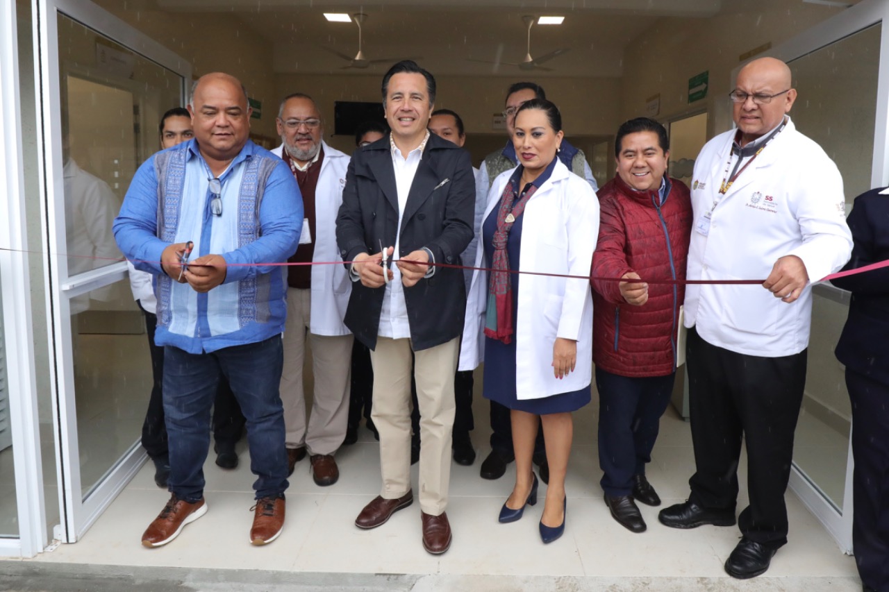 Inauguró Cuitláhuac García un Centro de Salud más, ahora en Casitas, Tecolutla