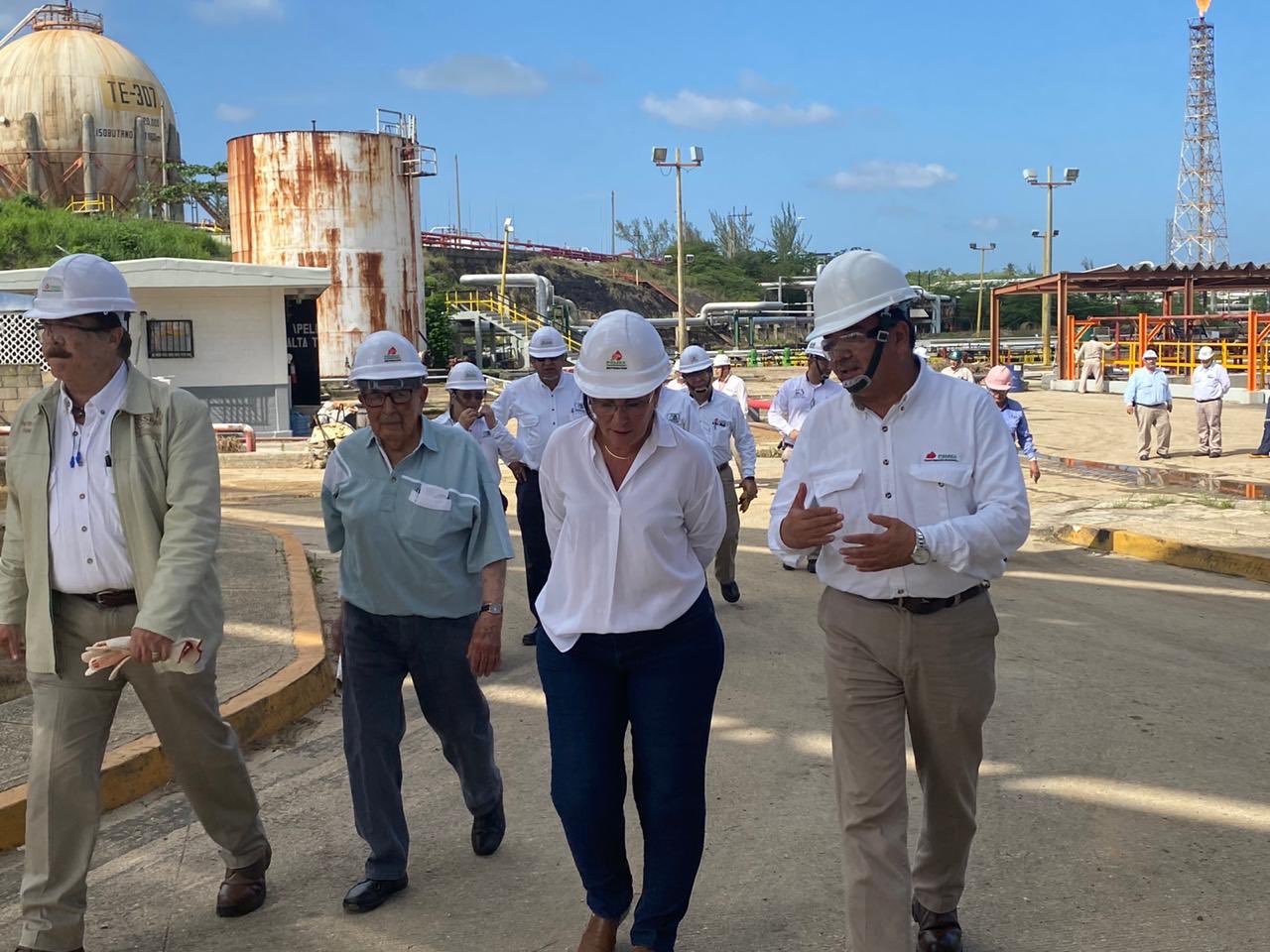 Realizó Rocío Nahle visita de supervisión a la refinería de Minatitlán