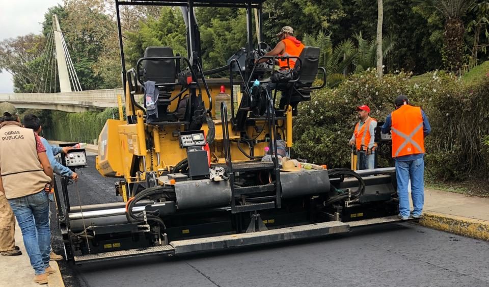 Inicia reencarpetamiento de la calle Obreros Textiles de Xalapa