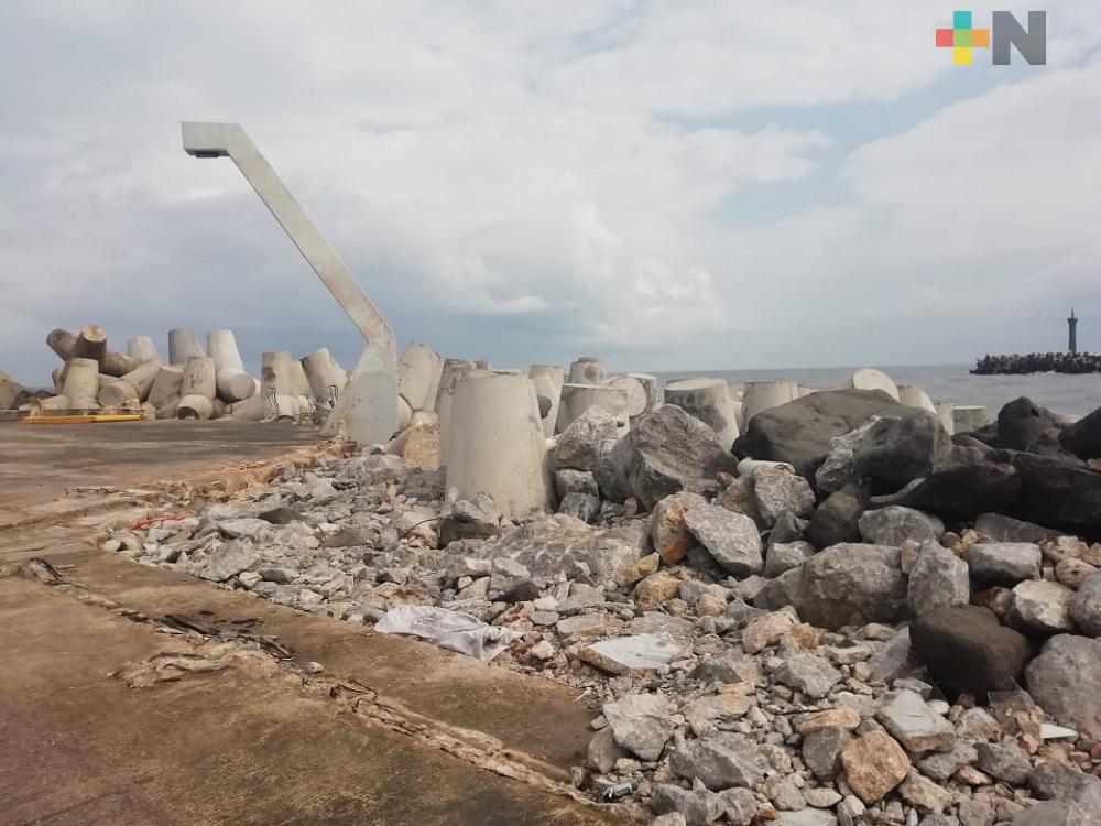 Frentes fríos retrasan trabajos de rehabilitación de escolleras de Coatzacoalcos