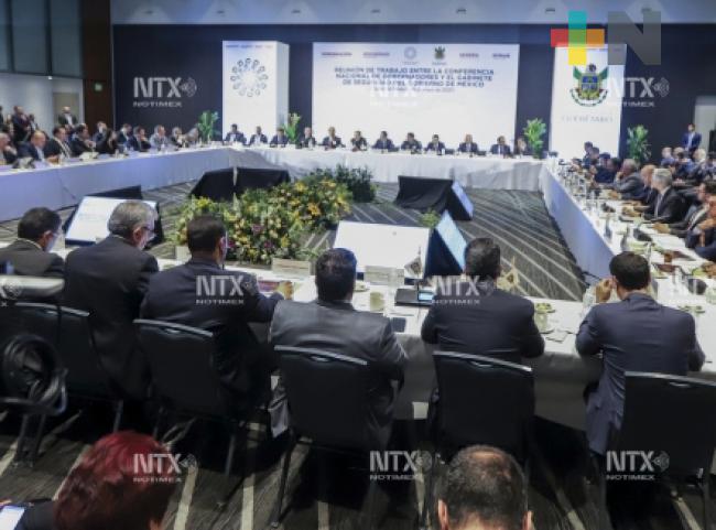 AMLO y gobernadores analizan operación del Insabi