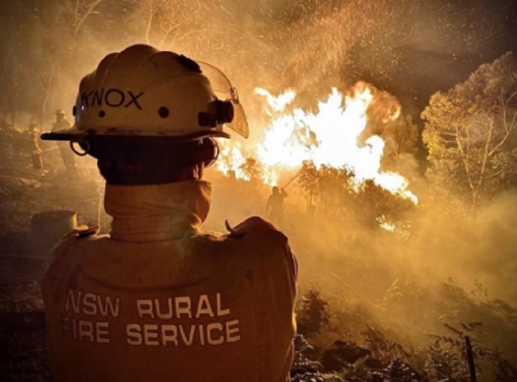 Lluvias mitigan fuego en Australia