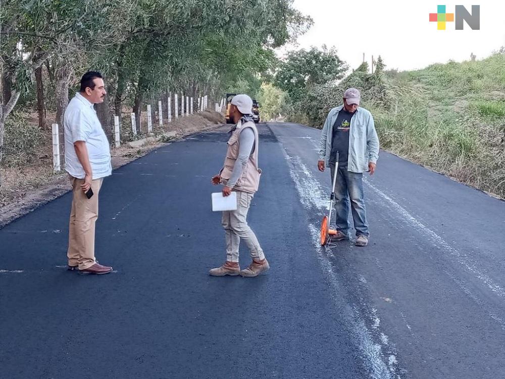 Reactivan trabajos de rehabilitación de carretera estatal Martínez de la Torre-San José Acateno