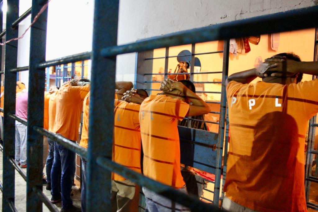 Anunció López Obrador decreto para liberar a presos sin sentencias o que hayan sido torturados