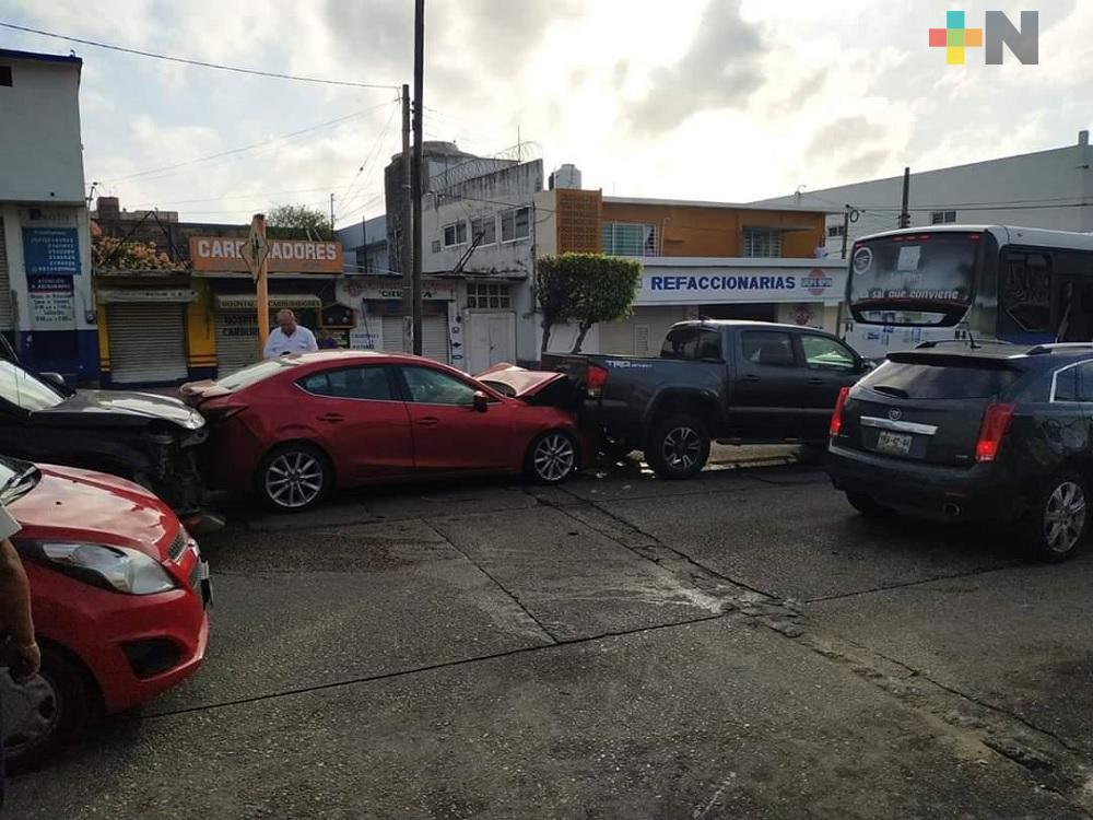 Se registra carambola en colonia de Coatzacoalcos