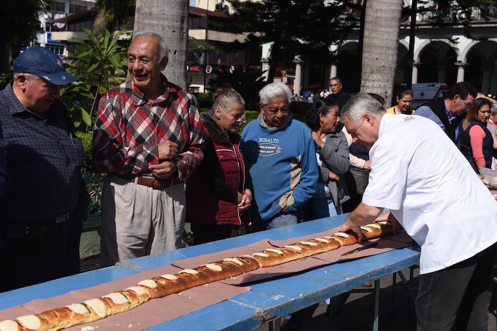 Expo venta Rosca de Reyes 2020 en el parque Juárez de Xalapa