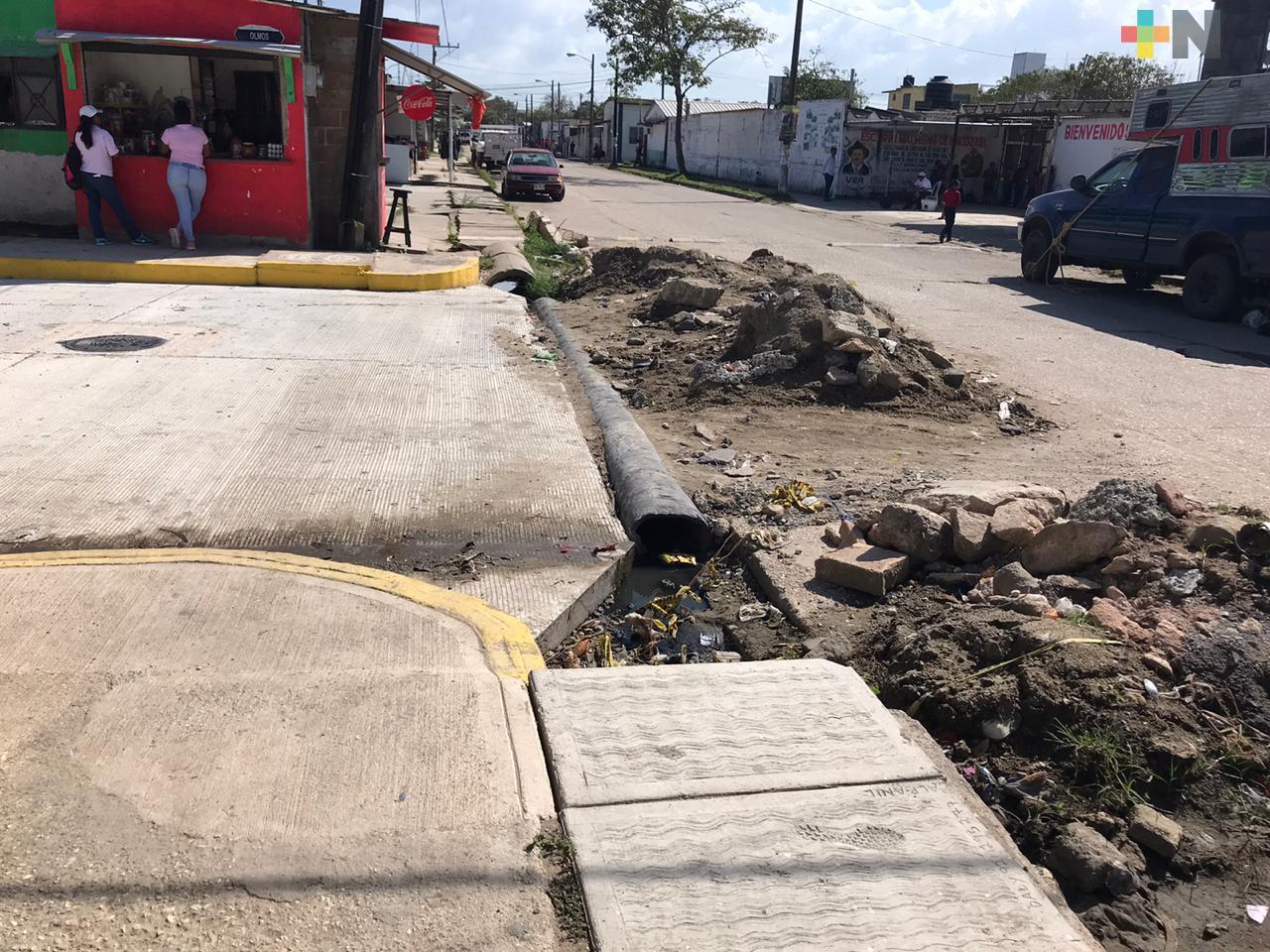 Vecinos piden que se revise pavimentación de la calle Ceiba