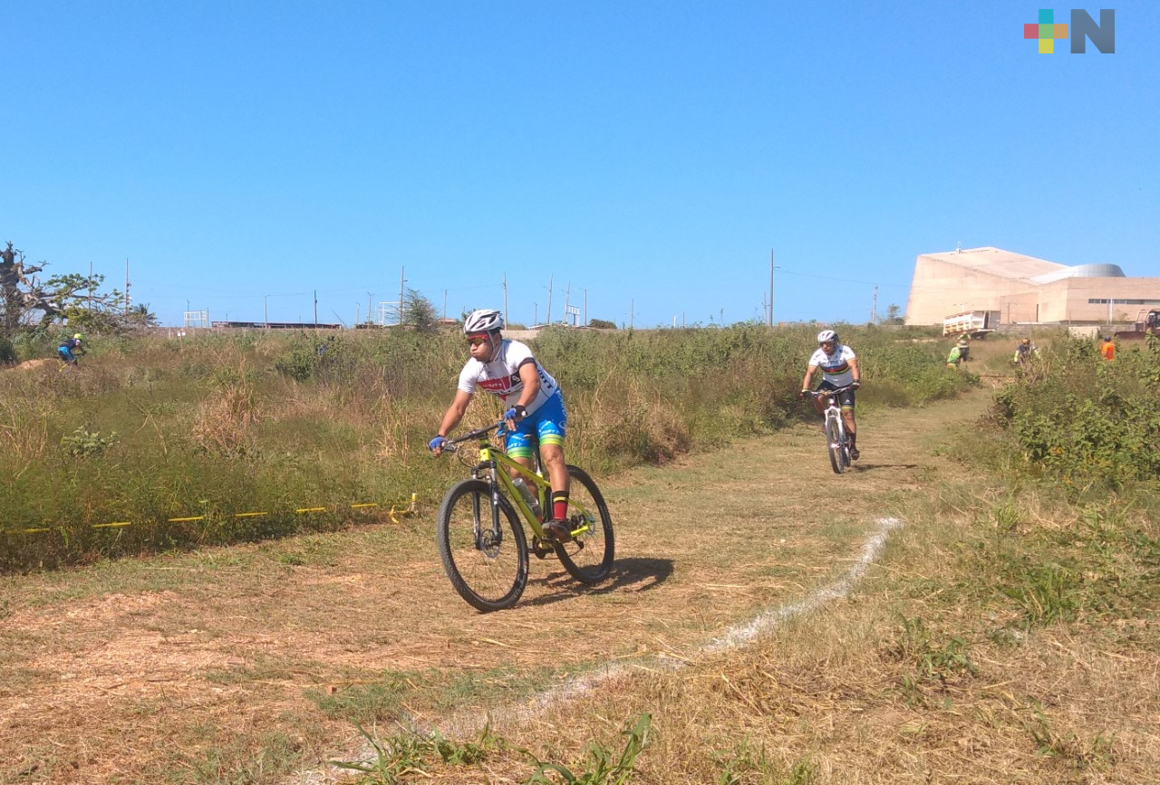 Club Lagartos promueve práctica de ciclismo en Agua Dulce