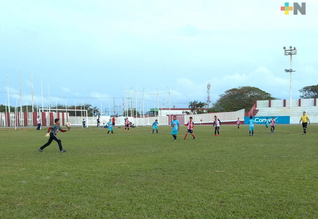 Capacitarán a entrenadores de la Liga Municipal de Futbol Infantil