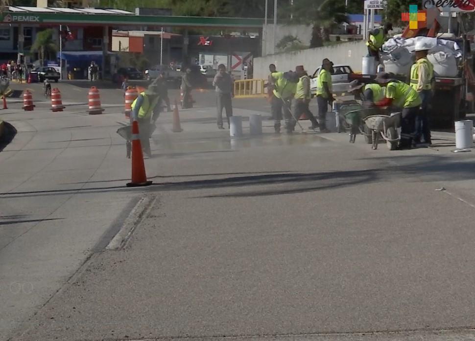 Operativo de tránsito en bulevar Xalapa-Coatepec por trabajos de reencarpetado