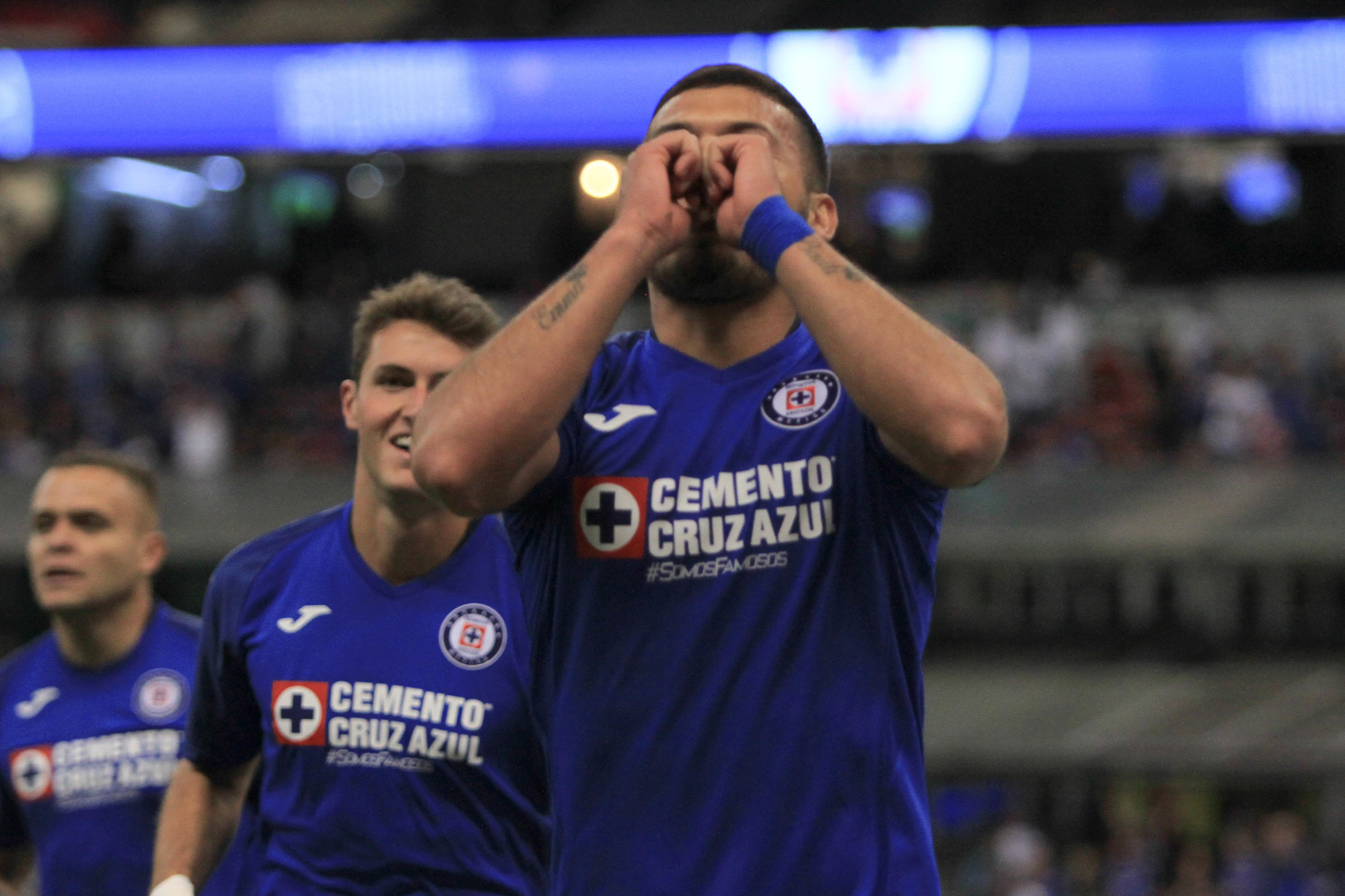 Urgido de título en Liga MX, Cruz Azul celebra 93 aniversario