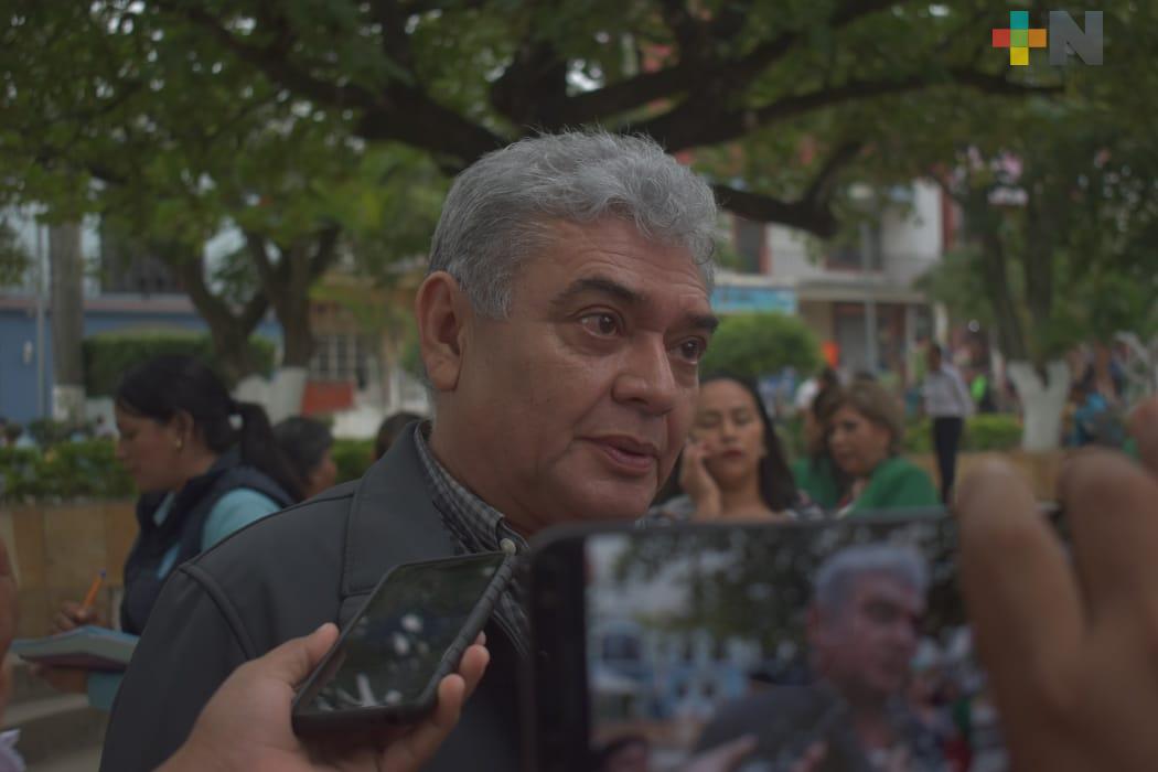 Trabajan SEV y autoridades locales en escrituración de escuelas