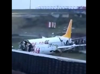 Avión sale de la pista en Turquía y se fractura