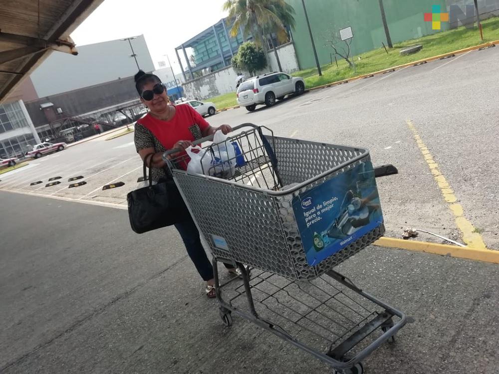 Con prohibición de bolsas de plástico, centros comerciales han hecho un negocio redondo