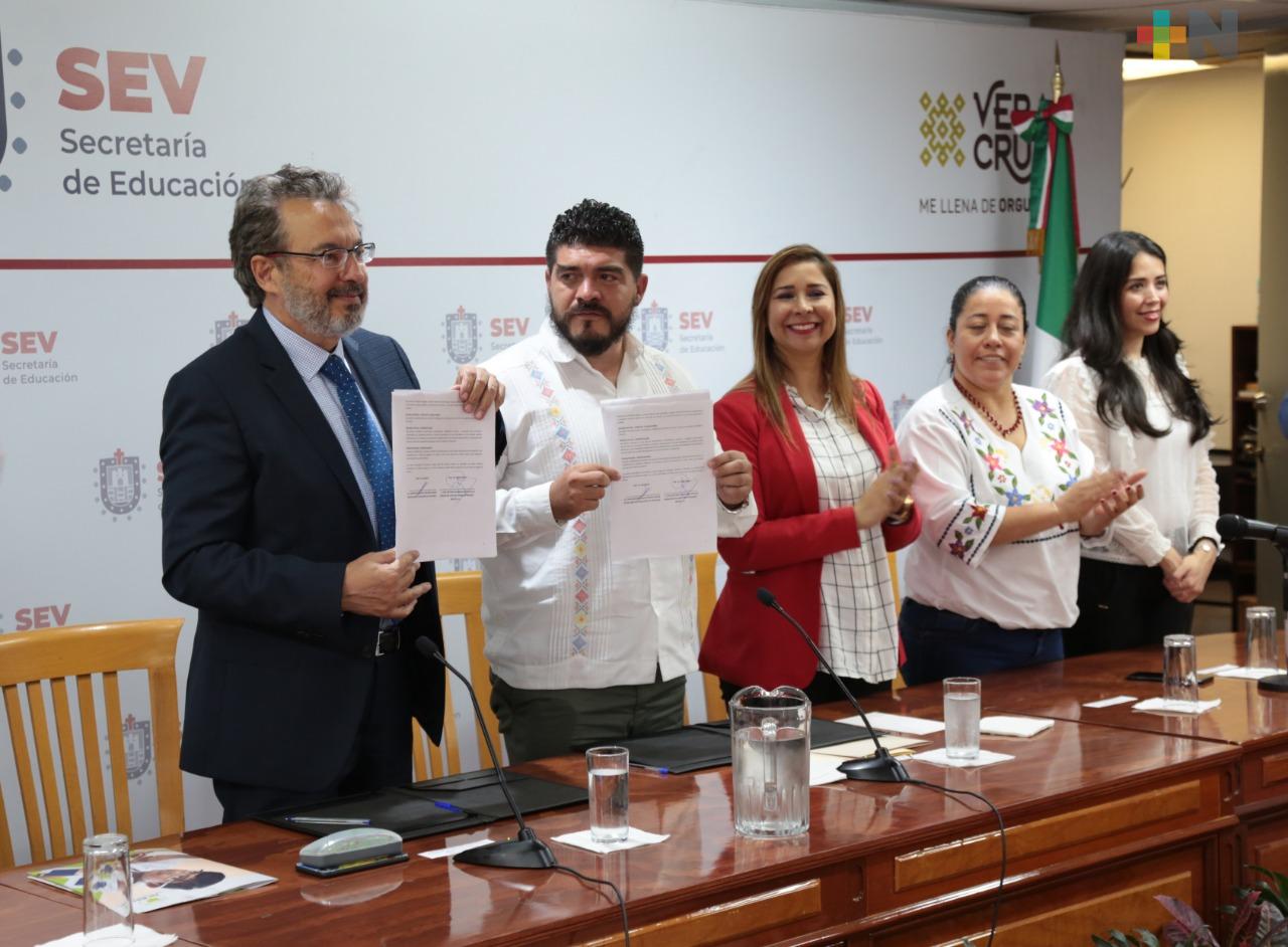 Firma Secretaría de Educación convenio para entregar 25 mil anteojos