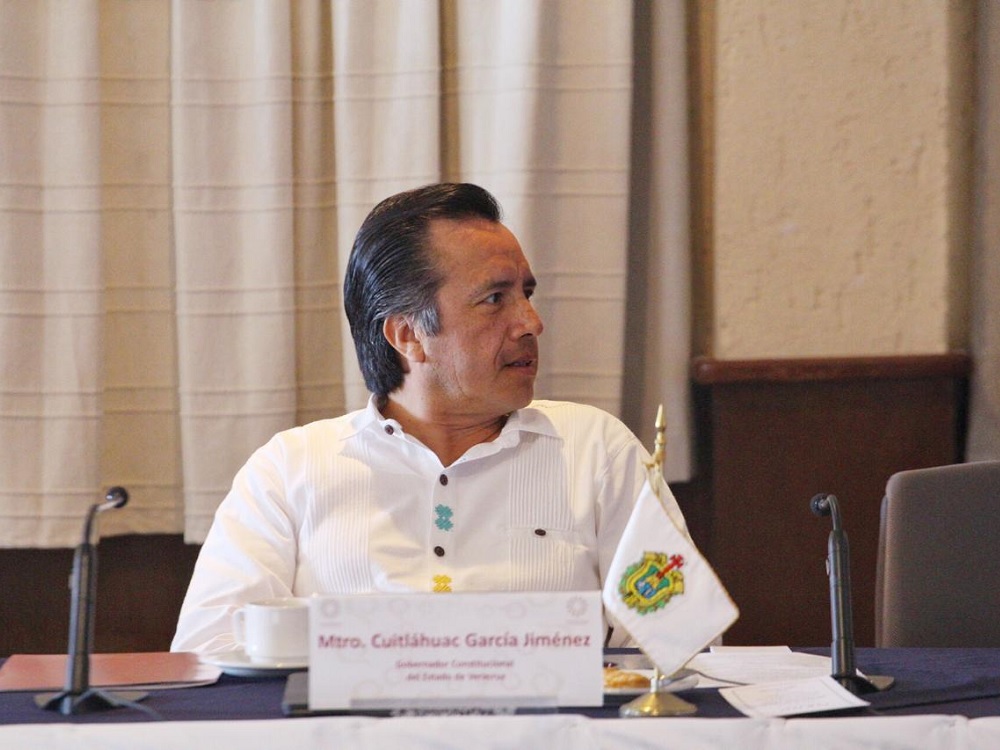 Firma Cuitláhuac García decreto para crear Fiscalías Especializadas en Feminicidios y Violencia de Género