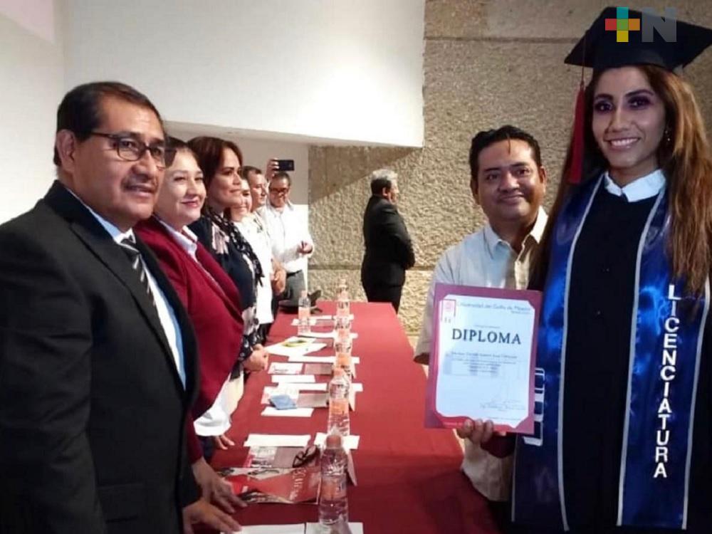 Joven con amelia bilateral que participa en Miss Veracruz, se gradúa en psicología