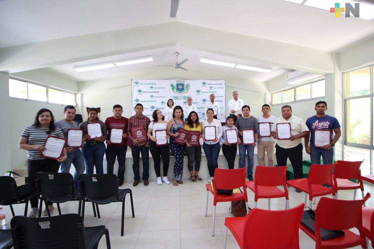 Entrega Tecnológico de Coatzacoalcos más de 500 títulos electrónicos