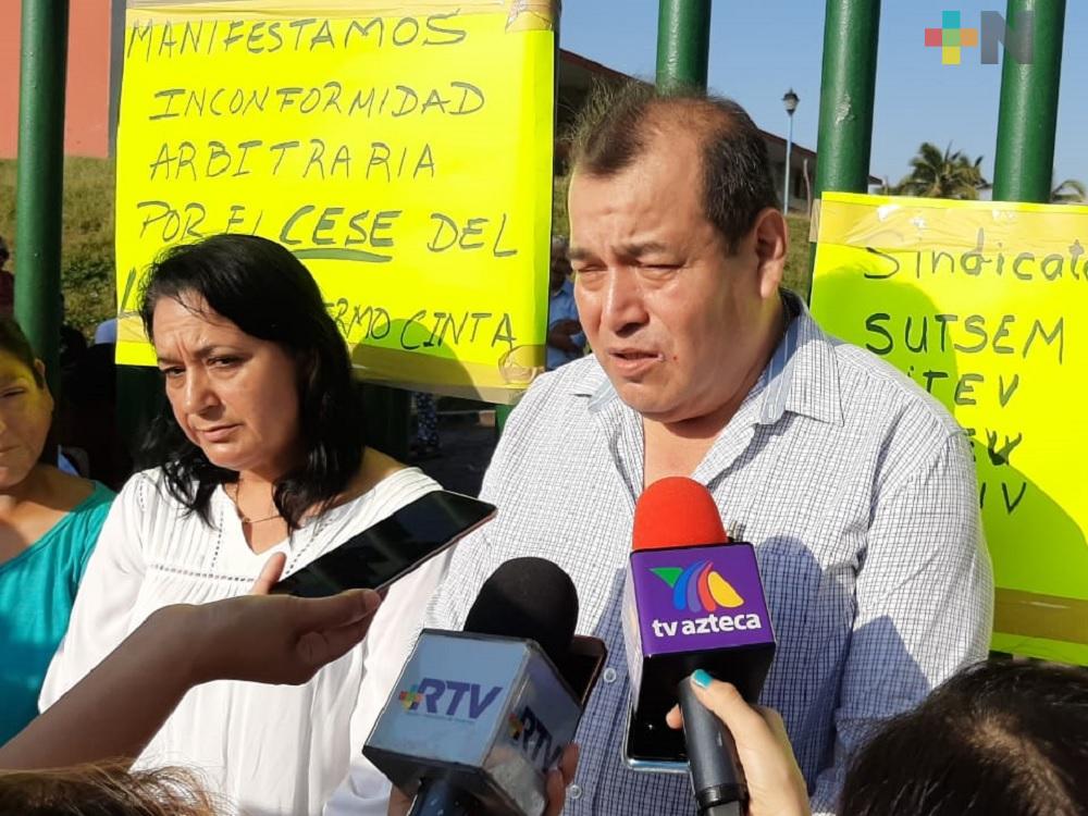 Por destitución de director del Ilustre Instituto Veracruzano, maestros suspenden clases