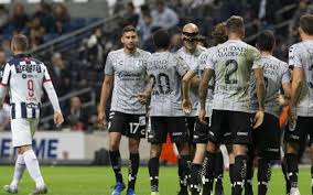 Golazo de Nahuelpan da victoria a Querétaro ante Monterrey