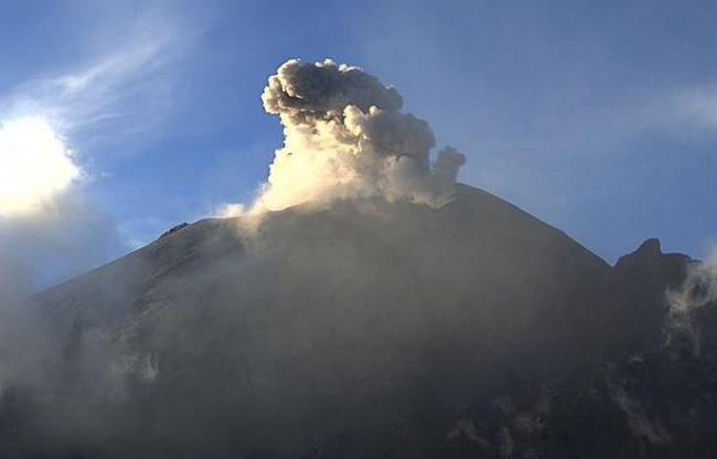 Especialistas analizan actividad reciente del Popocatépetl