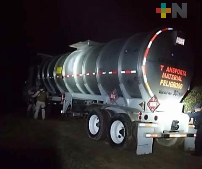 Asegura SSP alrededor de 30 mil litros de hidrocarburo, en Agua Dulce y Tihuatlán