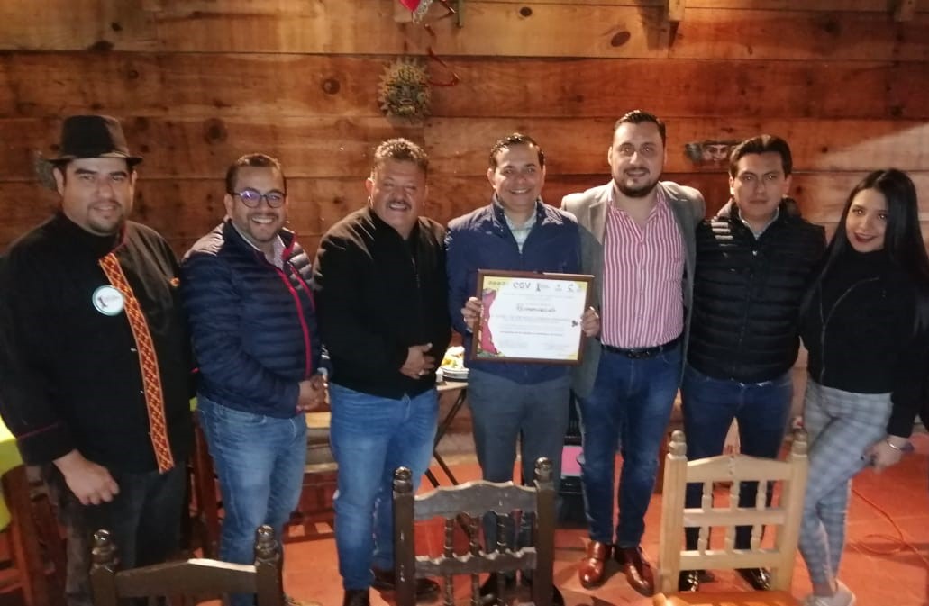 En su 40 aniversario, empresarios gastronómicos de Coatepec reconocen labor de RTV