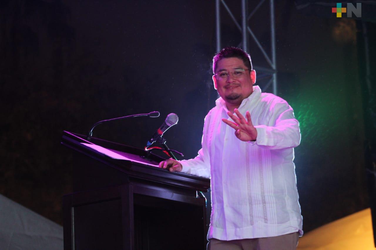 Rinde informe de labores  Rubén Ríos Uribe, diputado  por el distrito de Córdoba