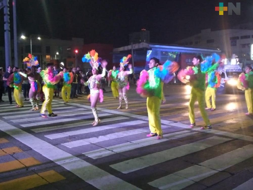 Participación de comparsas, y bastoneras; a punto de suspenderse en tercer desfile de carnaval
