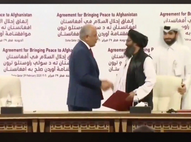 EUA firma acuerdo histórico con talibanes para retirar tropas