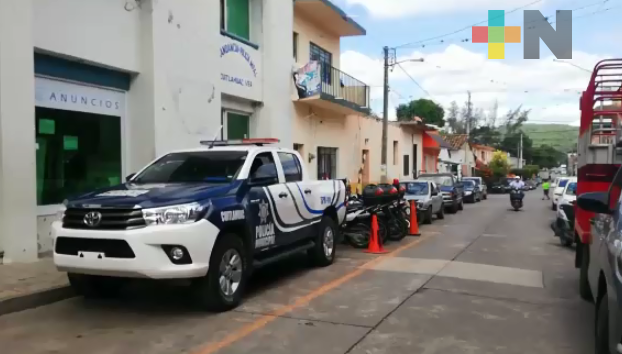 Retira Tránsito autos maceta de calles de Yanga