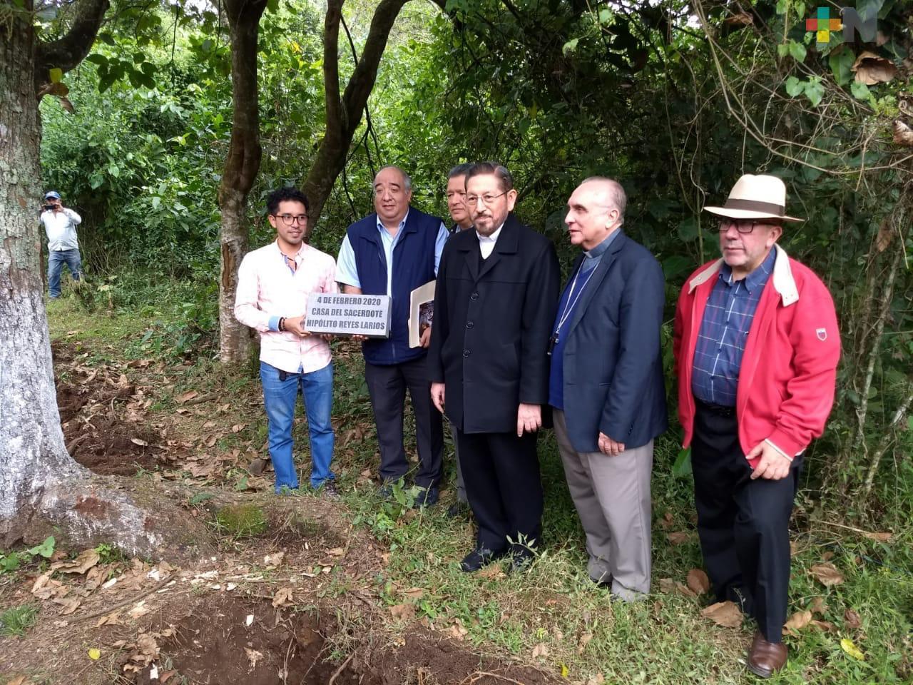 Inició construcción de Casa Sacerdotal en Mahuixtlán