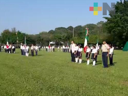 Abanderan escoltas en Martínez de la Torre