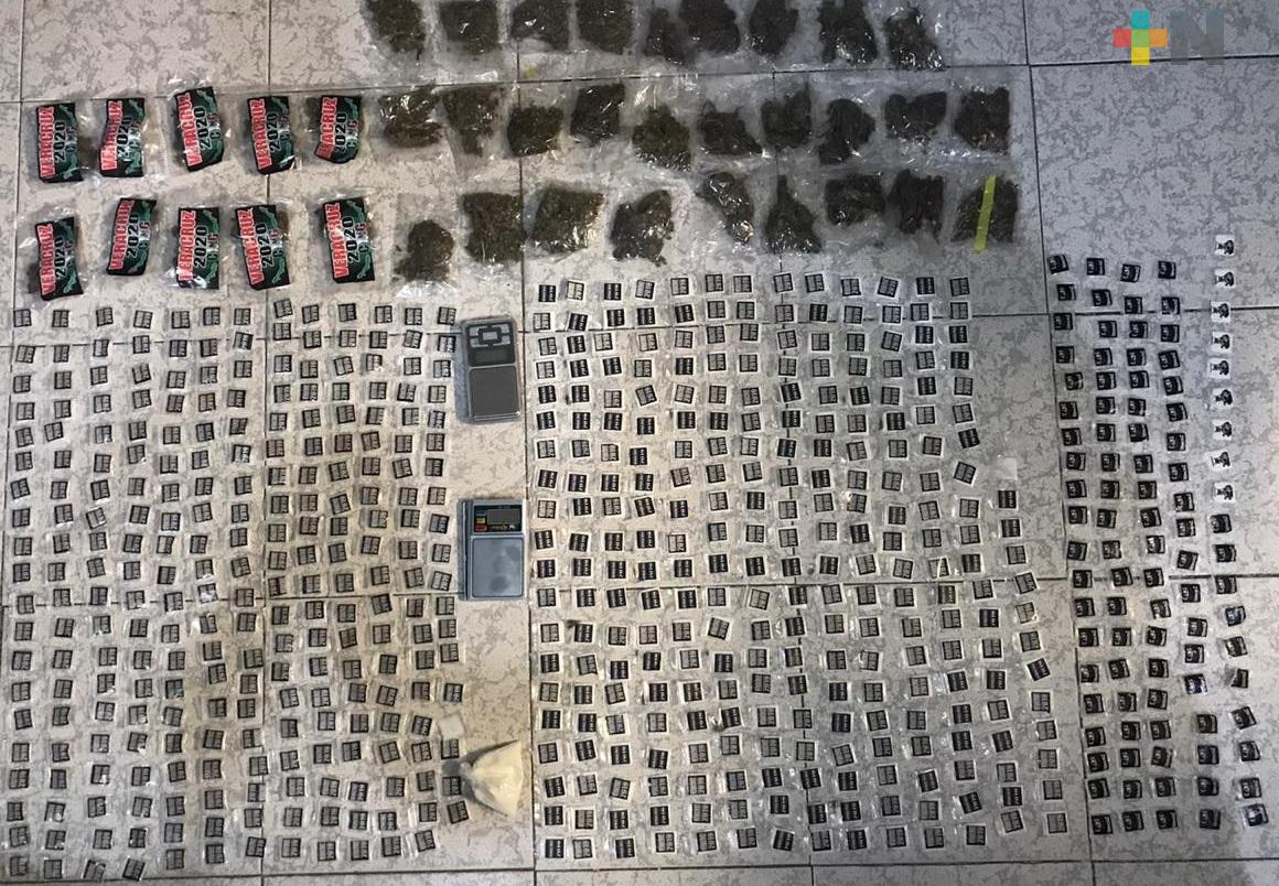 Asegura SEMAR narcóticos y armas en Jáltipan