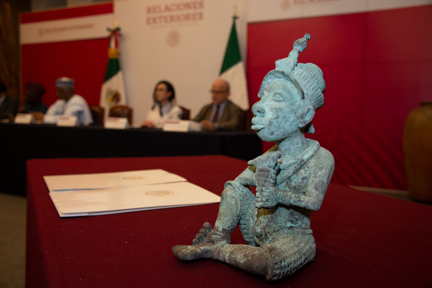 Restituye México pieza del pueblo yoruba a la República Federal de Nigeria