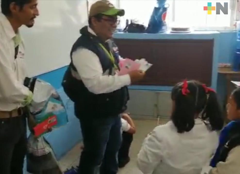 Servicio Postal participa en intercambio de cartas en escuela de Coatzacoalcos