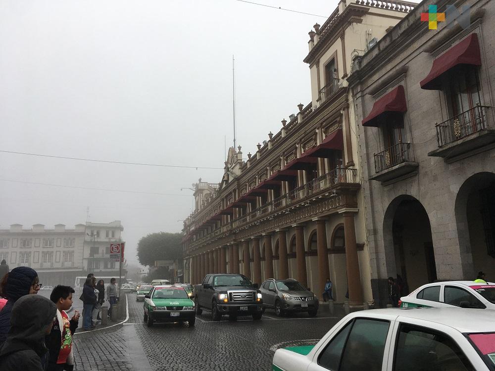 Nieblas y lloviznas aisladas en la entidad veracruzana; surada y norte para el jueves