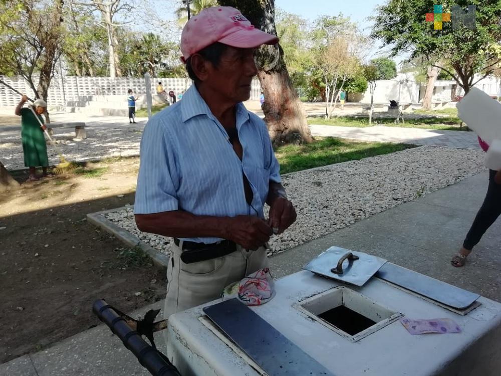 Don Francisco López, paletero de Coatzacoalcos, un ejemplo de lucha