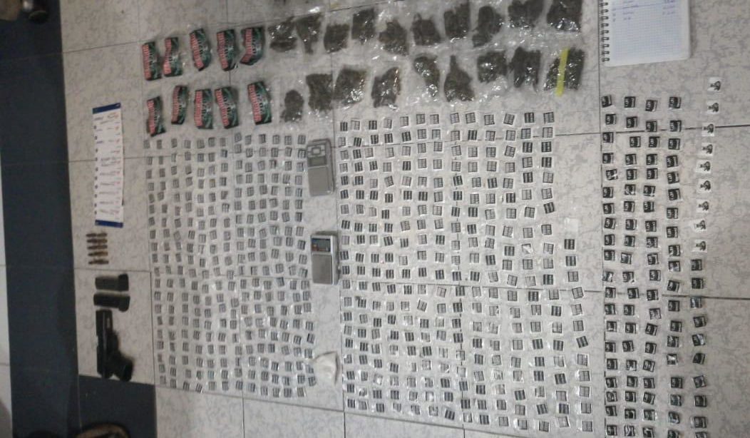 Aseguran droga y armamento en Jáltipan