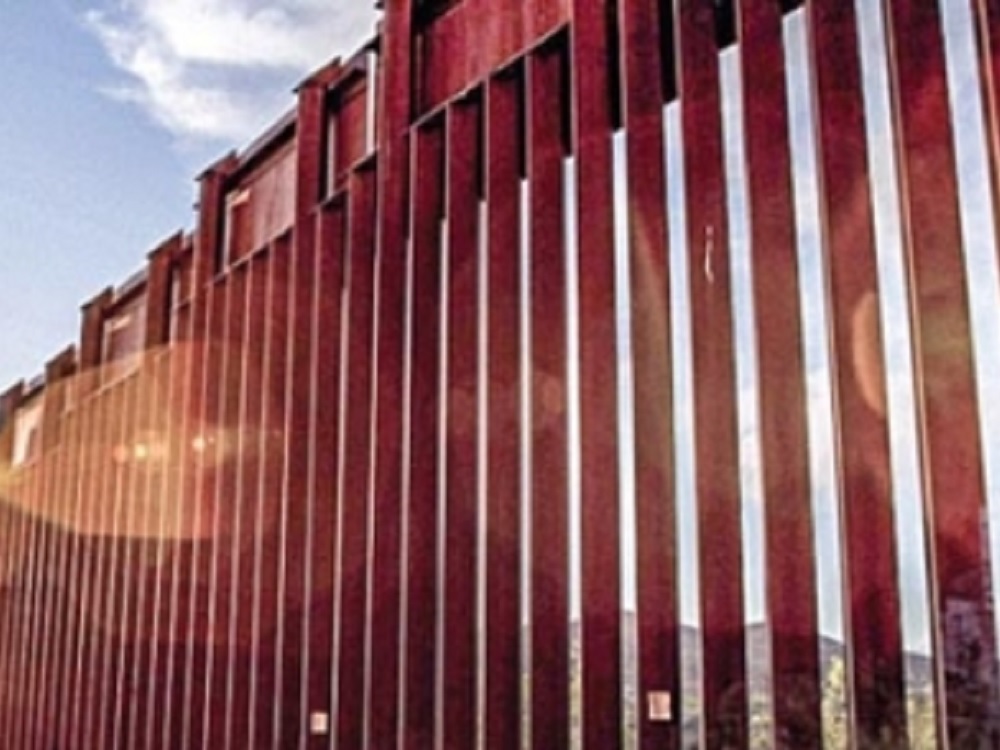 Impiden a Trump usar fondos militares para construir muro fronterizo