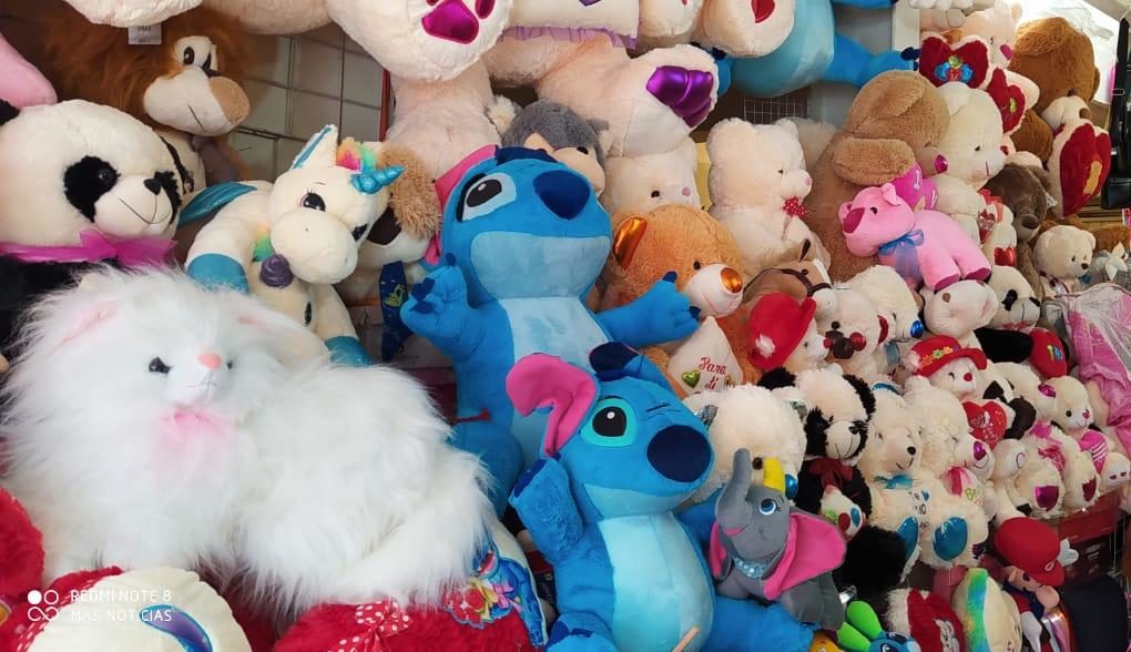 Locatarios del Mercado Jáuregui esperan repunte en ventas por Día del Amor y la Amistad