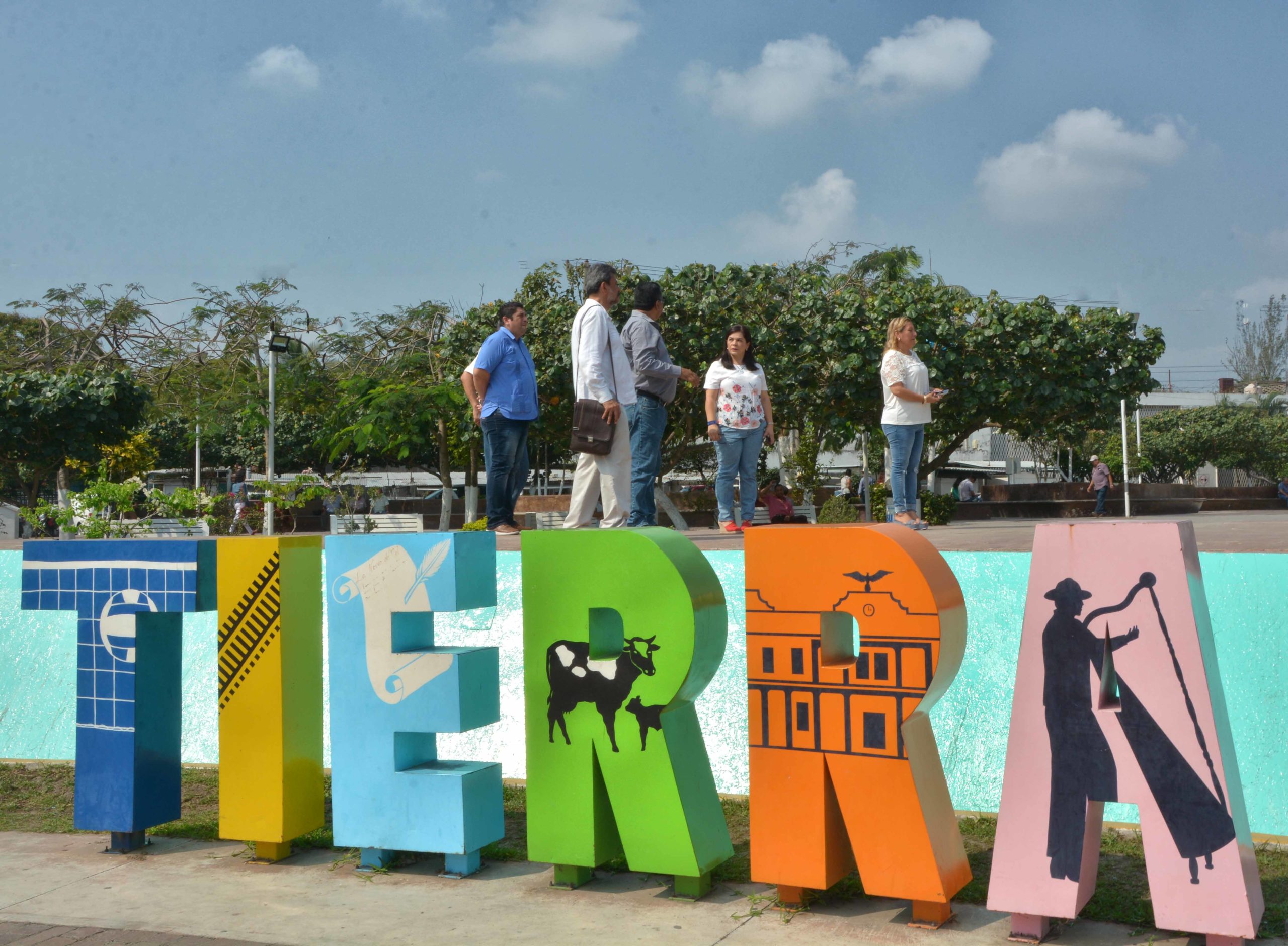 Formalizan creación del Instituto Municipal de la Mujer en Tierra Blanca