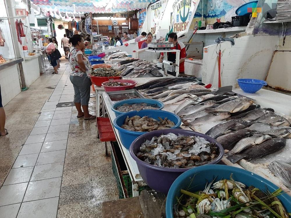 Aumenta venta de productos del mar en Coatza