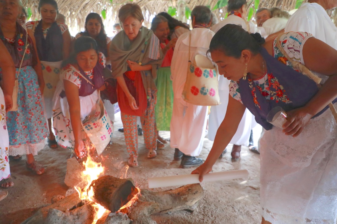 Con ofrendas al Abuelo Fuego comienzan actividades de Cumbre Tajín 2020