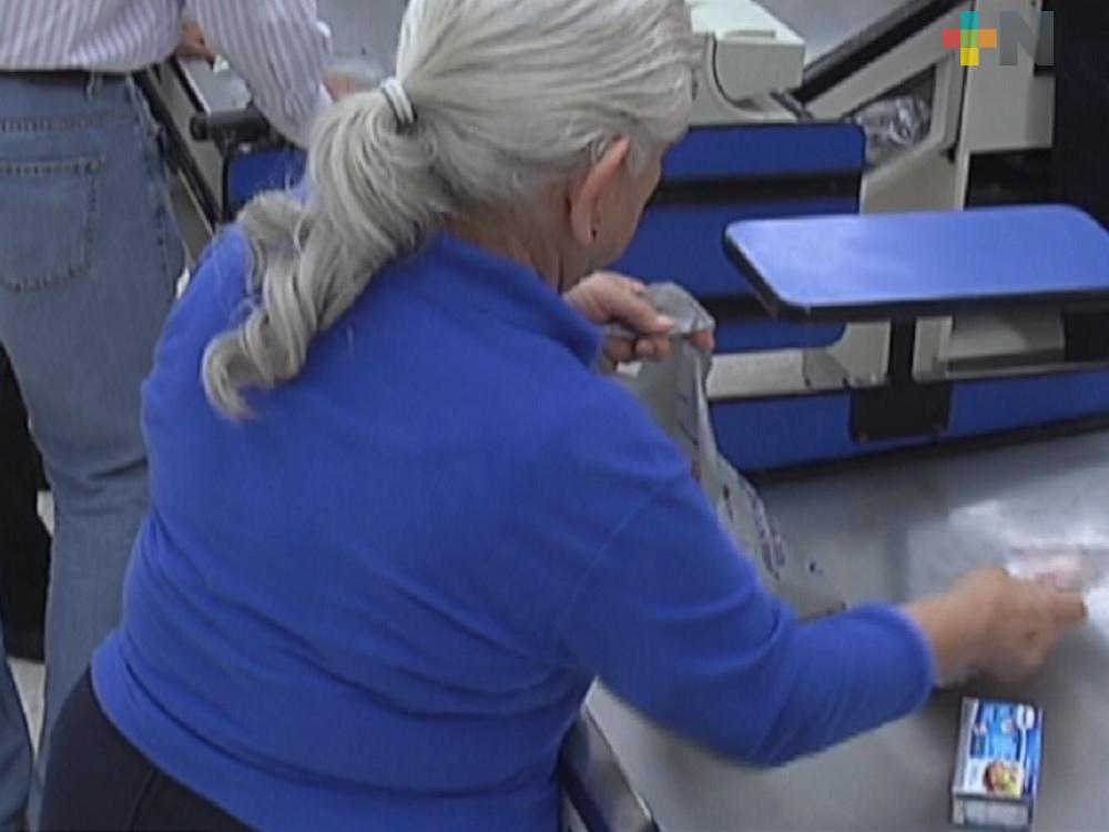 Recomienda Inapam medidas para regreso de las y los empacadores a tiendas de autoservicio